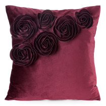 Zamatová obliečka 45x45 cm na vankúš FLORES, 3D ruže burgund Zamatová obliečka 45x45 cm na vankúš FLORES, 3D ruže burgund